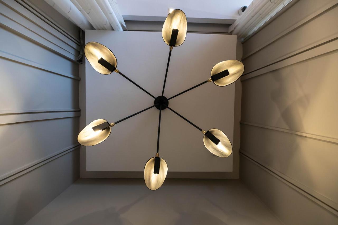 Gray Boutique Hotel Casablanca Bagian luar foto A chandelier
