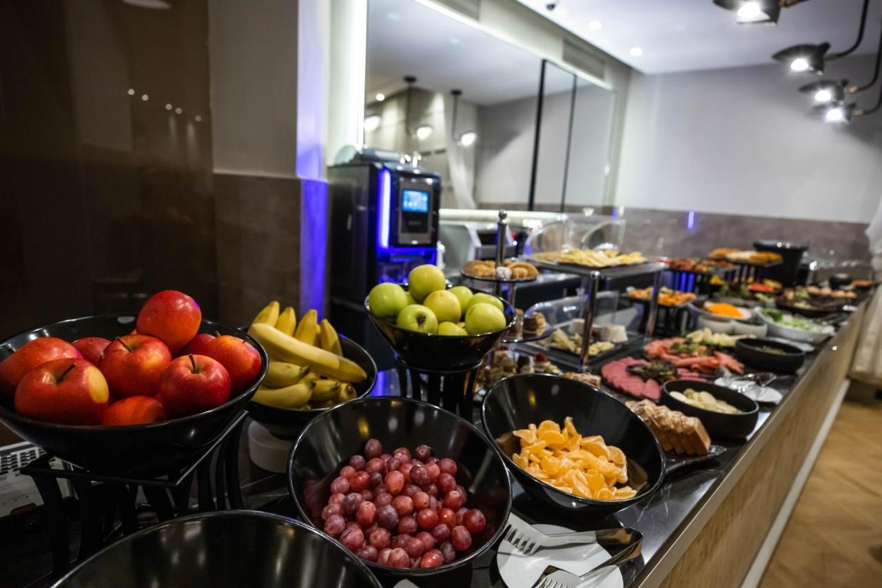 Gray Boutique Hotel Casablanca Bagian luar foto A buffet at a hotel